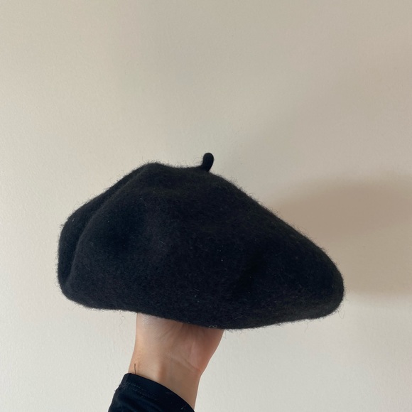H&M Beret - Picture 1 of 2